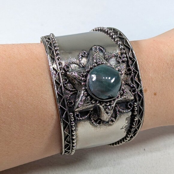 Chunky handmade cuff bracelet with green stone inset - Picture 1 of 8
